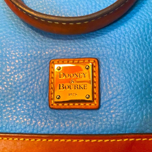 Turquoise dooney  and bourke leather zip zip - Picture 2 of 4